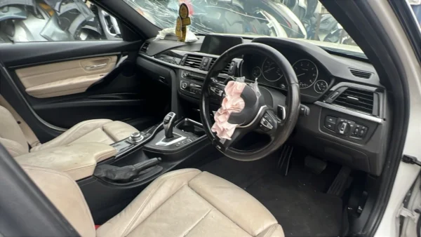 2015 BMW 330D X DRIVE M SPORT AUTO DAMAGED SALVAGE UNRECORDED HPI CLEAR - Image 4